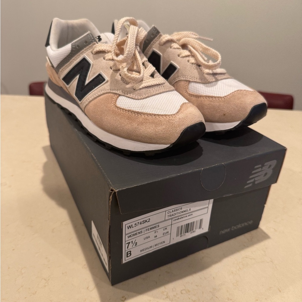 New Balance White and Light Blush  Athletic Shoes with Retro Design